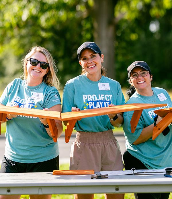 Group of women volunteering.